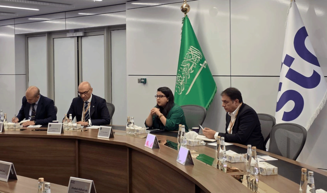 Representatives from the Ministry of IT and the Special Investment Facilitation Council (SIFC) announce the launch of Pakistan’s GO AI Hub with GO Telecom.